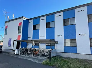 札幌市白石区のアパート「マーガレット」の建物正面写真（小）