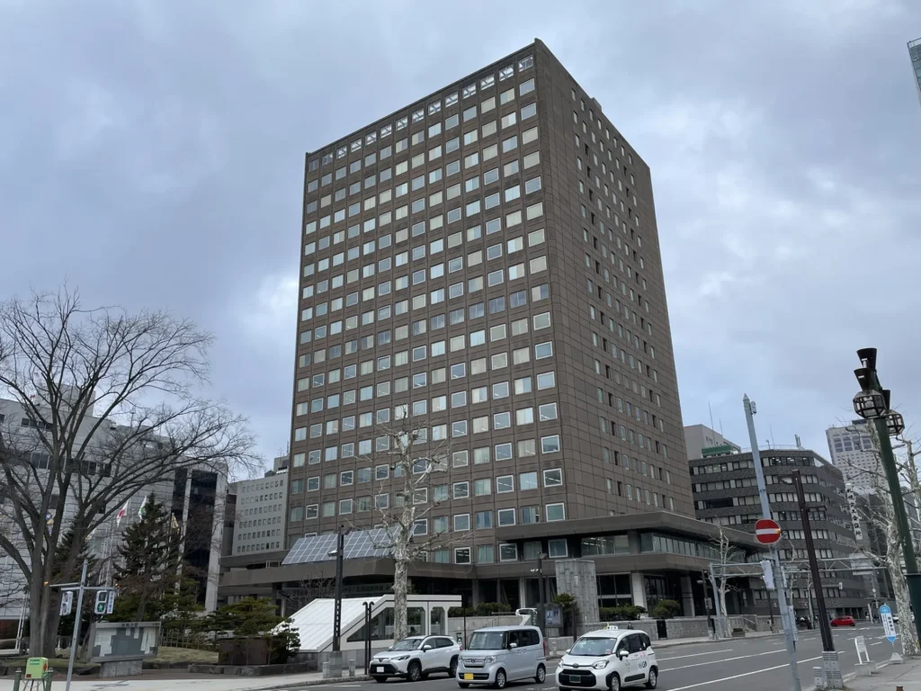 札幌市役所の外観写真